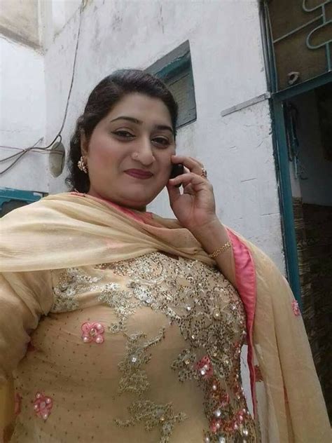 desi tits|Heavy big Indian tits of sexy aunty